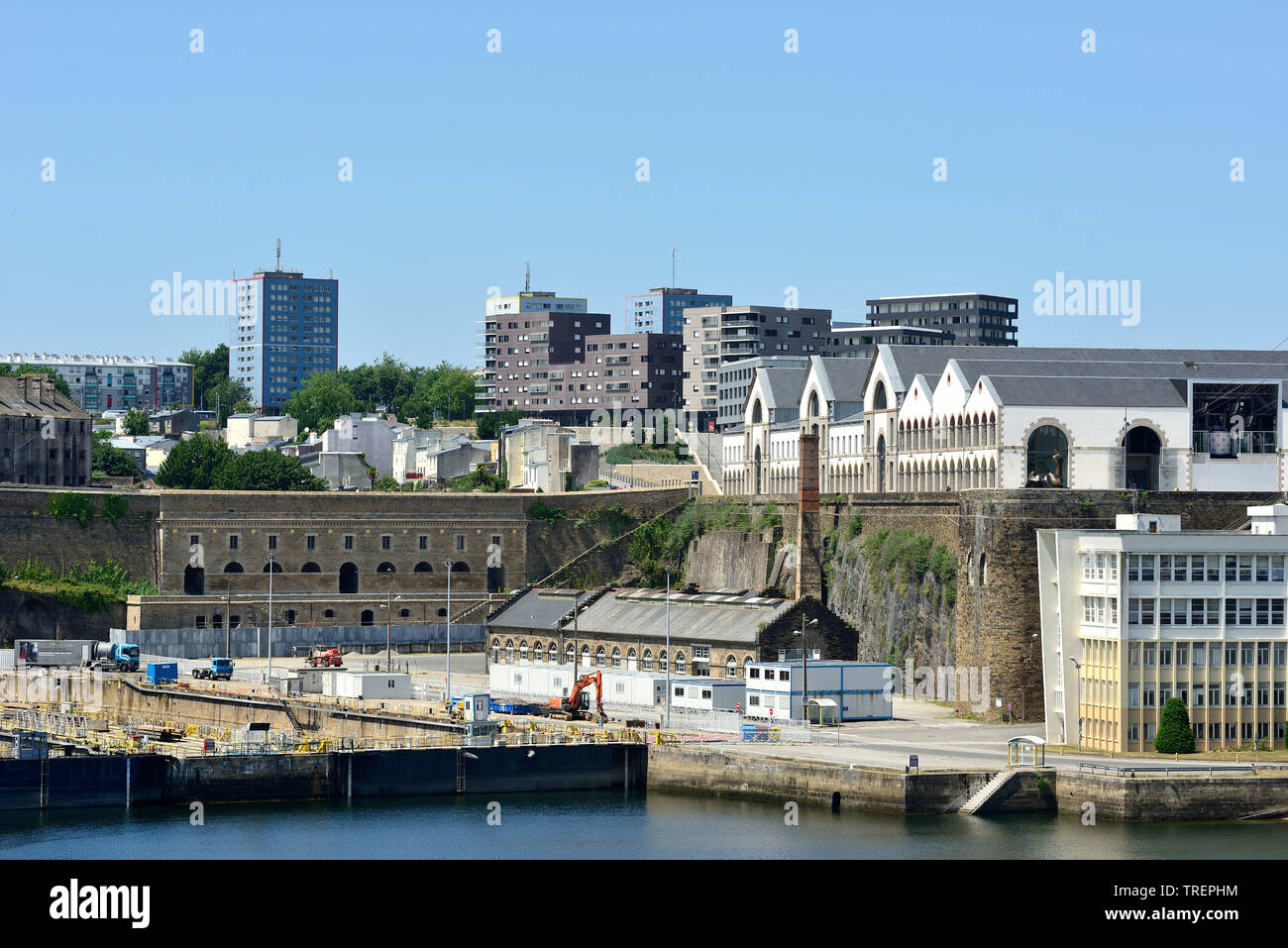 Brest (Bretagne, nord-ouest de la France) : l'immobilier sur la rive droite, dans le quartier de Les Capucins, le long de la rivière Penfeld Banque D'Images