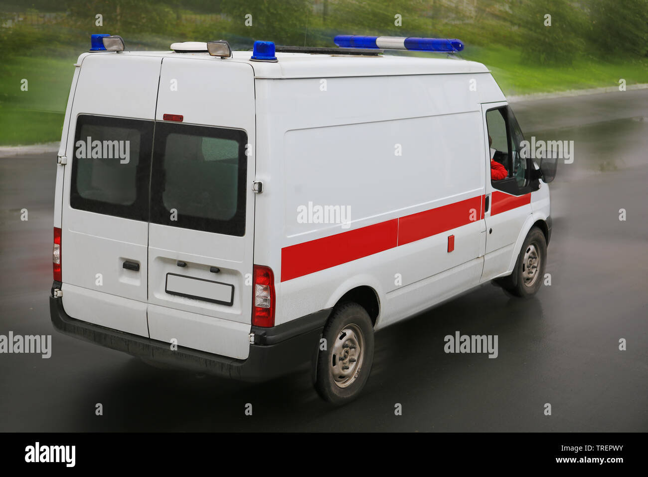 Ambulance voiture sur le parking près de l'hospital Banque D'Images