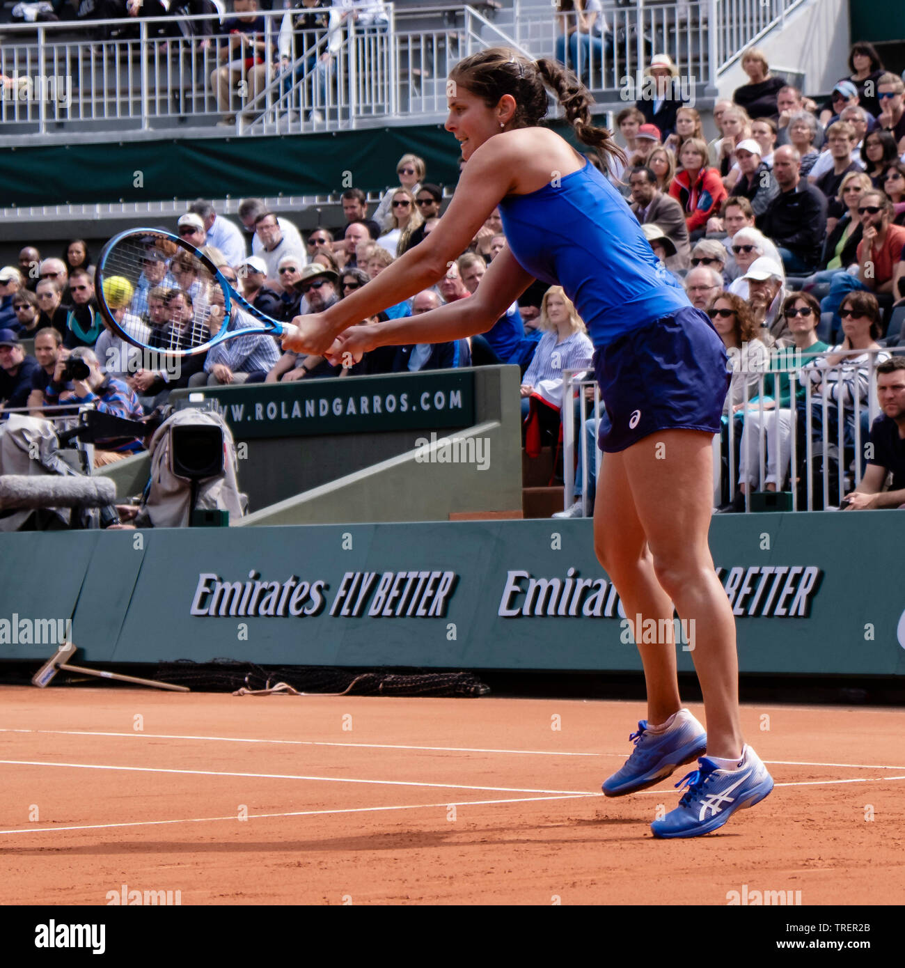 Joueuse de tennis allemande Julia Görges hits un revers au cours de l'Open de France 2019 Tennis Grand Chelem à Roland Garros, Paris, Français Banque D'Images