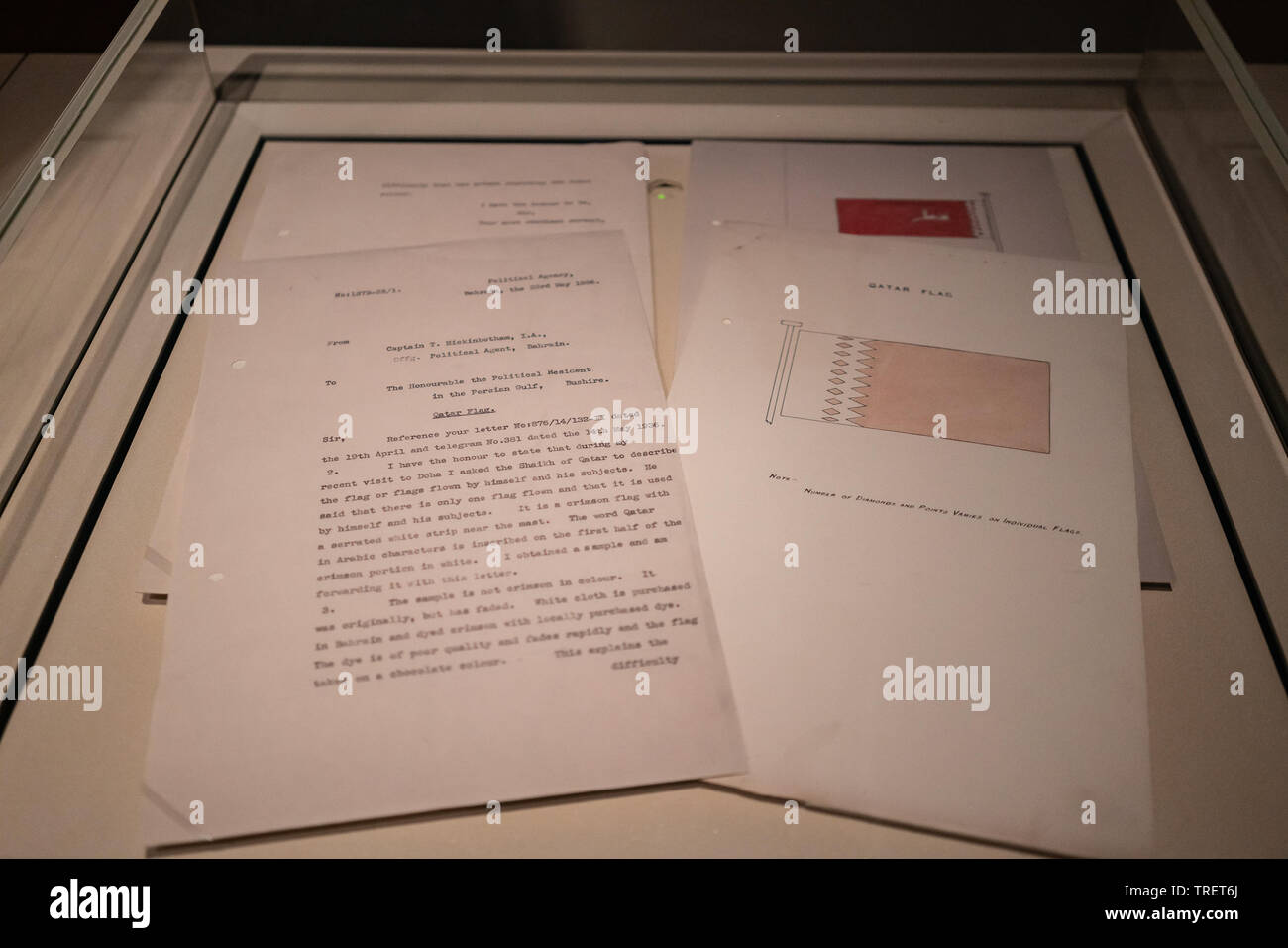 Conçu par Jean Nouvel, lauréat du prix Pritzker, l'architecte français, le Musée national du Qatar est situé sur le front de mer de Doha corniche. Le musée est le premier bâtiment notable visiteurs voir comme ils font leur chemin à partir de l'aéroport et le centre-ville. Le musée est une toit incurvé, qui ressemble à un puzzle géant, est composé de 76 000 à 3 600 panneaux de différentes formes et tailles. Le musée a pour objectif de raconter l'histoire de l'histoire du Qatar, célèbre son passé et Bédouins présent riches en énergie. Banque D'Images