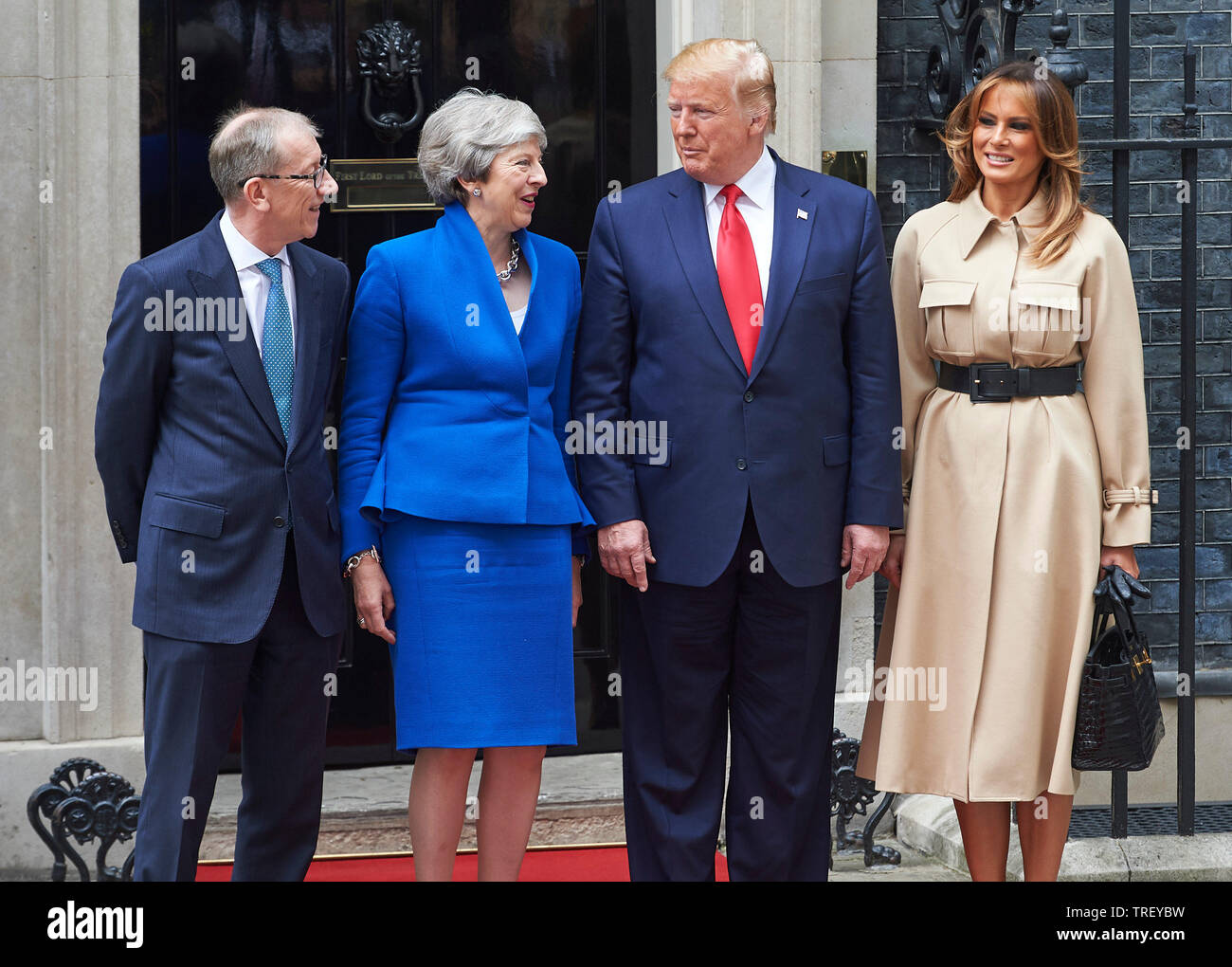 Londres, Royaume-Uni. 4 juin, 2019. Le Président américain Donald Trump et son épouse Melania Trump rencontrez le Premier ministre britannique Theresa May et son mari Philip mai à l'extérieur 10, Downing Street, le deuxième jour de nos atouts Visite d'État. Crédit : Thomas Bowles/Alamy Live News Banque D'Images