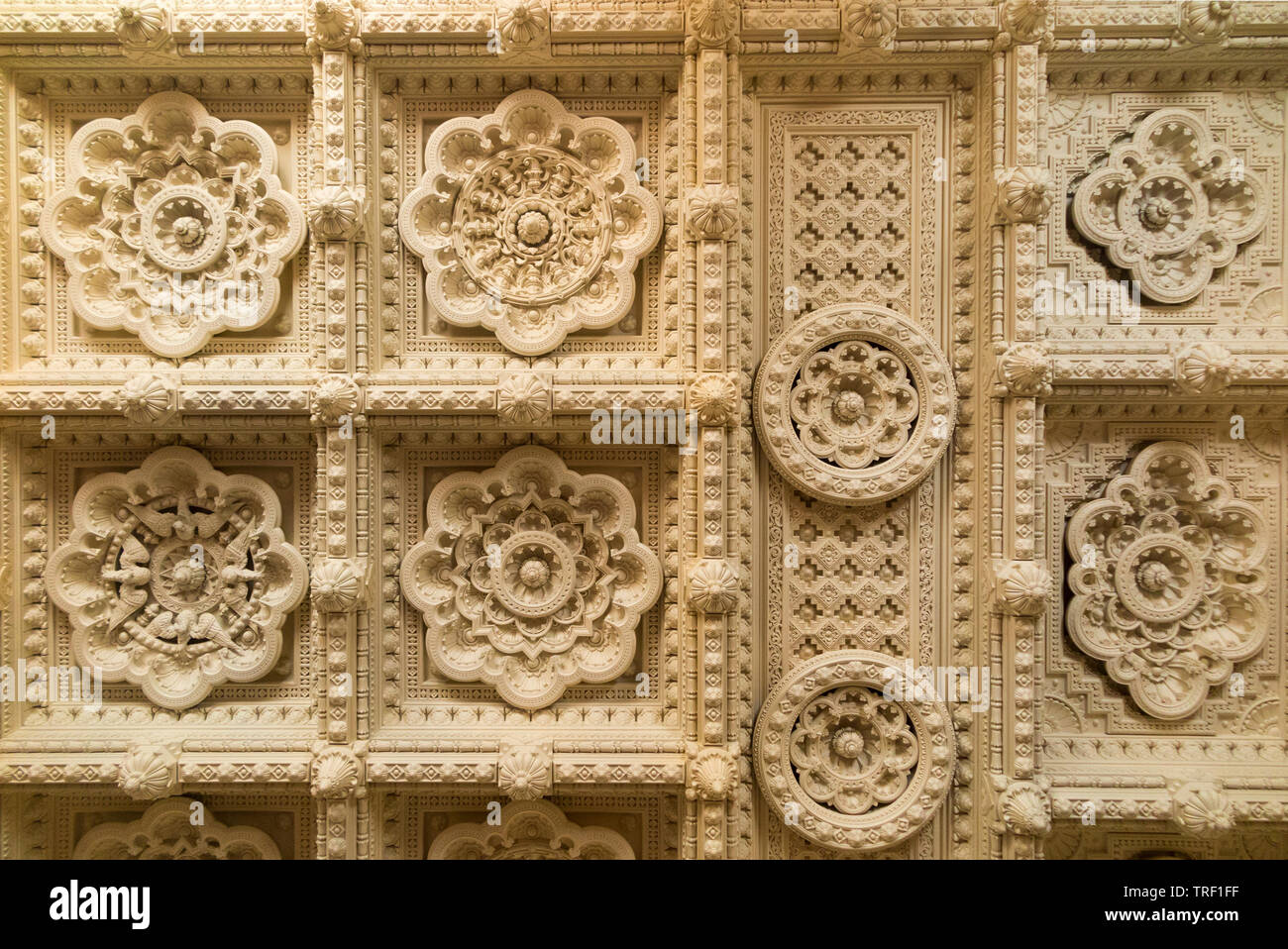 Le plafond décoré et très élaborée de la Salle Durbar à Osborne House sur l'île de Wight. UK. La salle Durbar a été construit par la reine Victoria après la mort de l'époux, le Prince Albert. (99) Banque D'Images