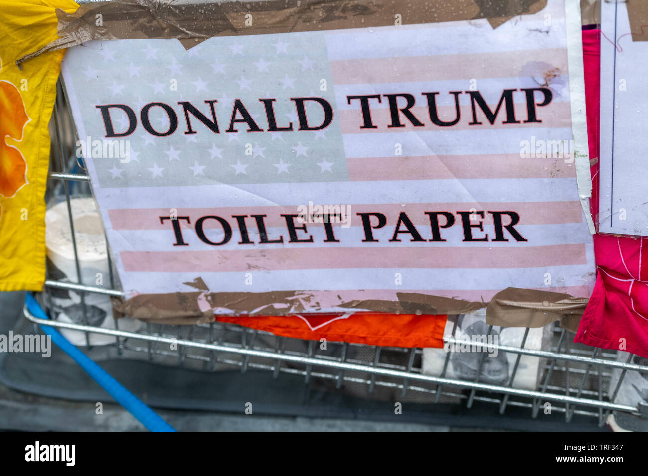 Londres 4 juin 2019 des manifestations anti Trump Donald Trump Place du Parlement dans le papier de toilette Crédit : Ian Davidson/Alamy Live News Banque D'Images