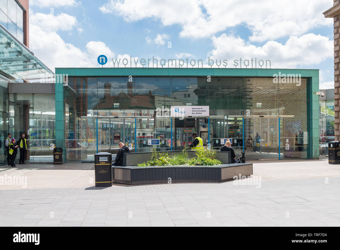 L'entrée en verre moderne à Wolverhampton Gare routière de Victoria Square, WOLVERHAMPTON, Royaume-Uni Banque D'Images