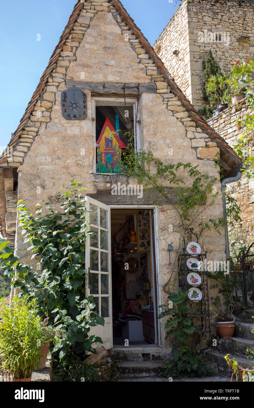 Rocamadour, France - 3 septembre 2018 : maison ancienne dans la ville de pèlerinage de Rocamadour, cité épiscopale et sanctuaire de la Bienheureuse Vierge Marie, Lot, Midi Banque D'Images