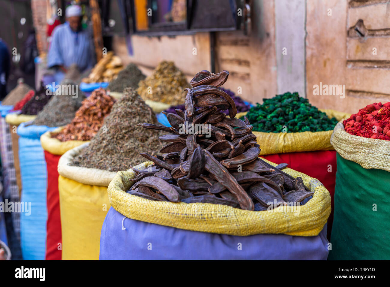 Épices sur le marché africain à Marrakech Banque D'Images