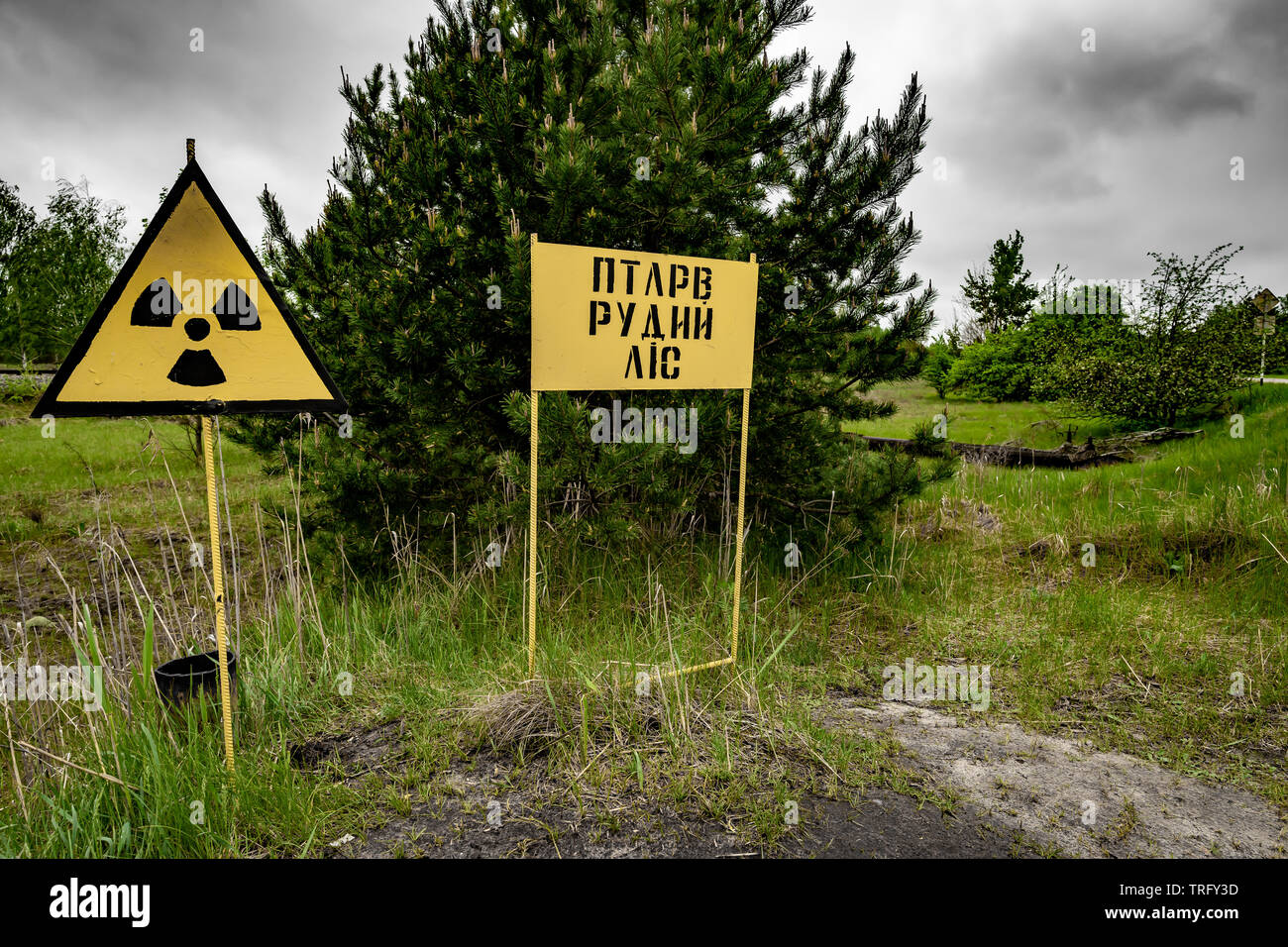 Signe radioactif Tchernobyl Banque D'Images