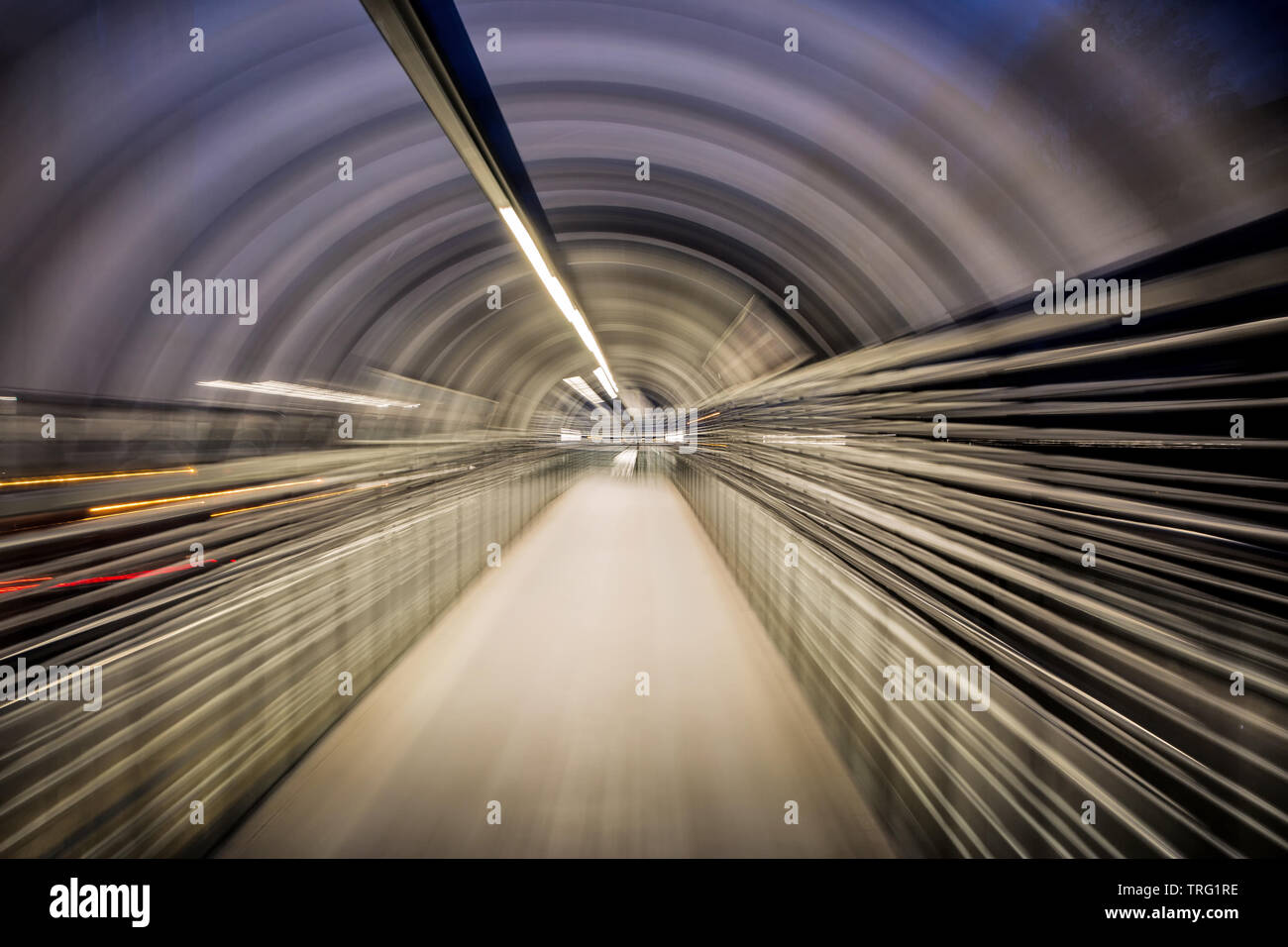 Passerelle de rejoindre Nottingham Hôpital QMC et arrêt de tramway NET Banque D'Images