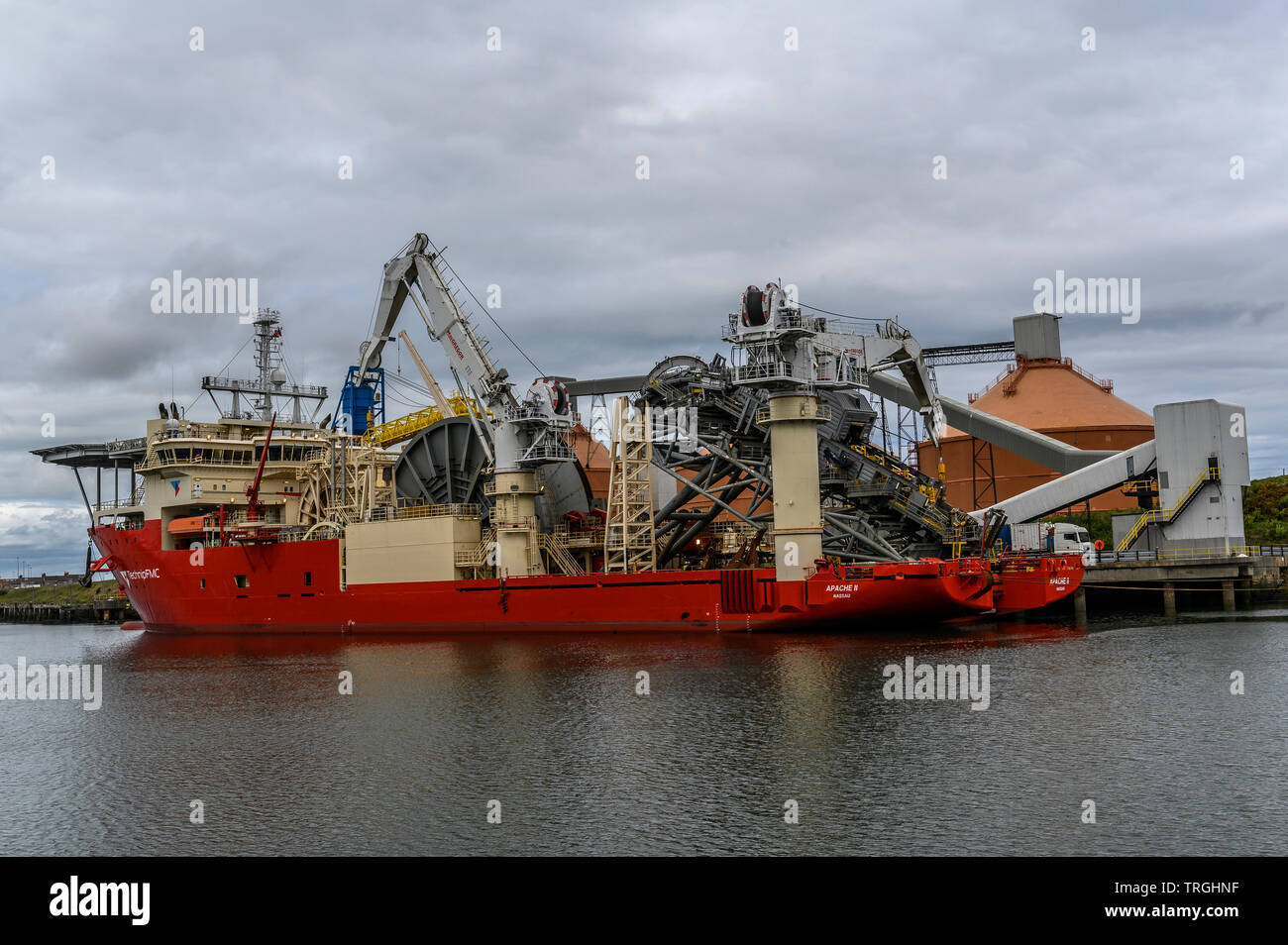 Pose de canalisations, APACHE II navire amarré sur la rivière blyth, Northumberland, Angleterre Banque D'Images