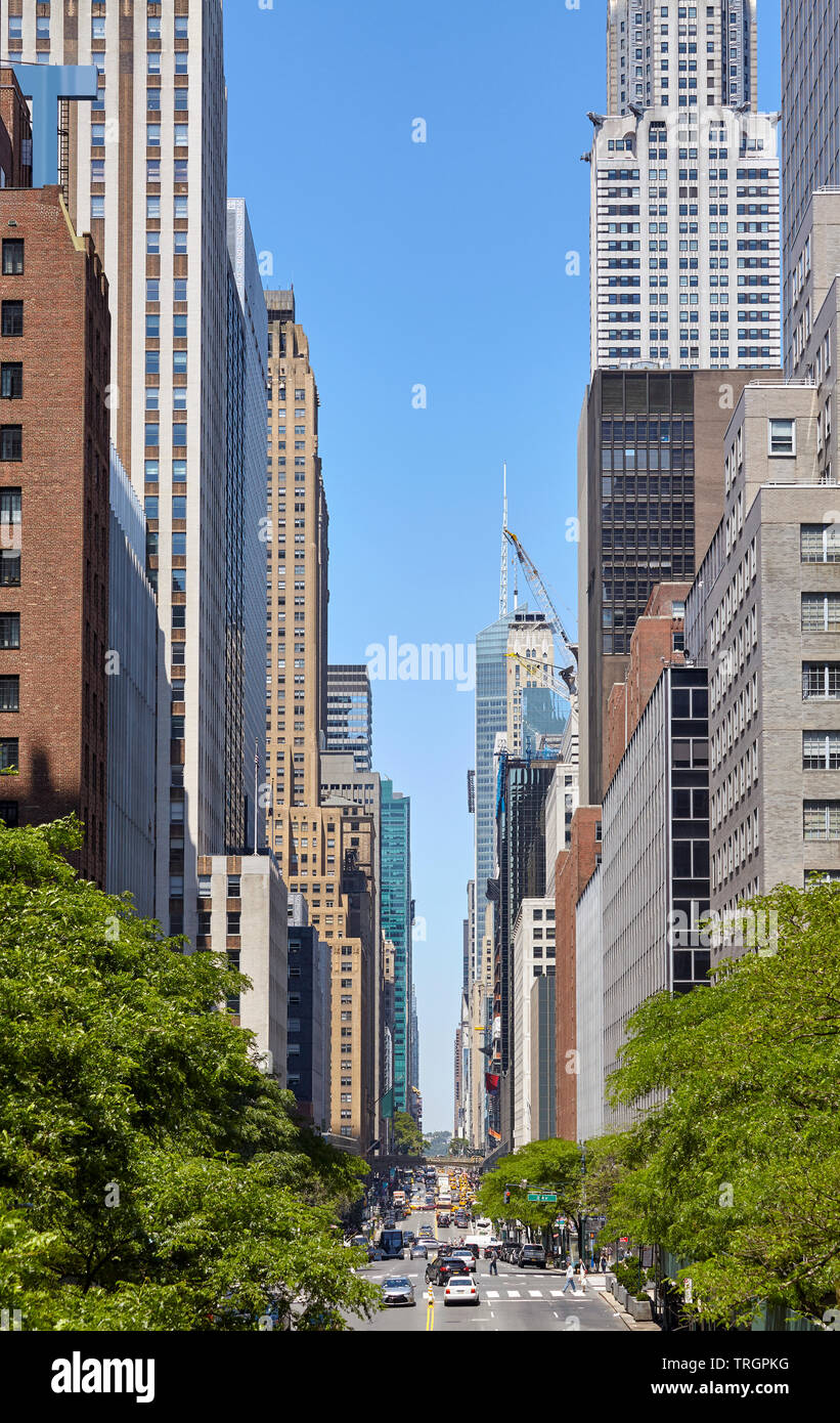 Manhattan cityscape le long de East 42nd Street, New York City, USA. Banque D'Images