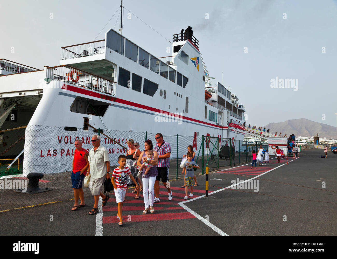Del Desembarcando entre ferry y Fuerteventura Lanzarote. Pueblo Playa  Blanca. Isla de Lanzarote. Provincia de Las Palmas. Islas Canarias. España  Photo Stock - Alamy