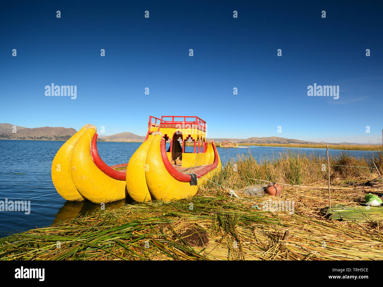 Avis de Reed voile sur l'île d'Uros. Le lac Titicaca, Pérou Banque D'Images