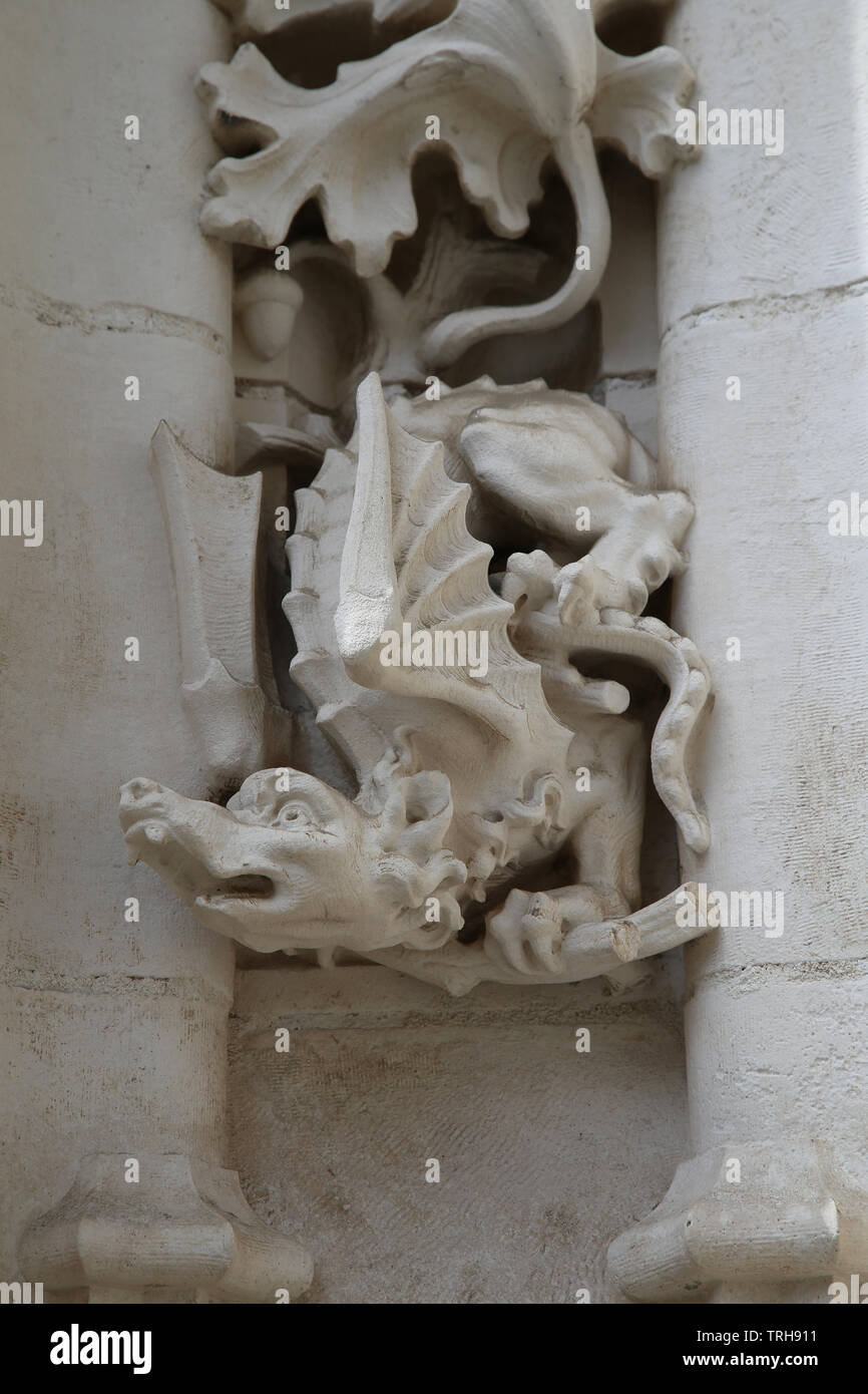 L'Espagne. Séville. Cathédrale. Porte du Prince. 19e siècle. Détail. Dragon. Banque D'Images