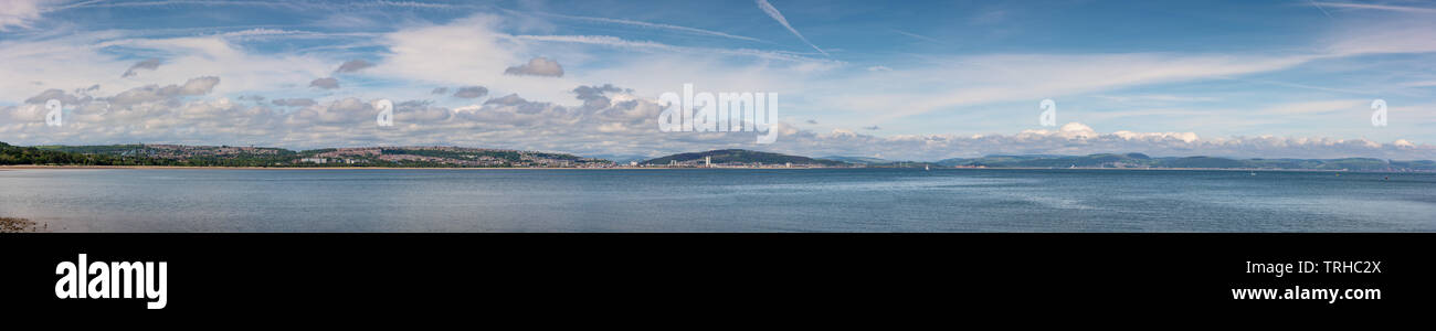 Vue panoramique sur la Baie de Swansea, Pays de Galles, Royaume-Uni Banque D'Images