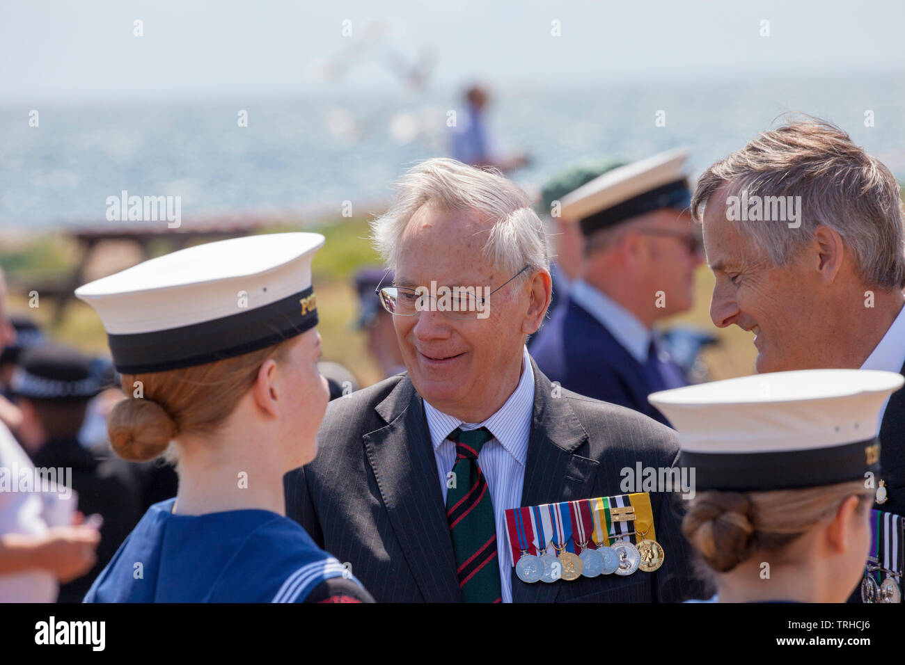 Sar Le Duc de Gloucester parle à la Marine à la commémoration de la journée D sur Hayling Island, le 6 juin 2019. D Day Commémoration à l'opération combinée (COPP) Parties Pilotage Memorial sur le front de mer de Hayling Island. Le 2 mai 1944, Hayling Island front a été utilisé pour la pratique des débarquements amphibies, connu comme l'exercice Fabius 2. L'unité a été mise en place COPP sur Hayling Island sous la direction de Lord Mountbatten en 1943. Le monument est dédié aux soldats qui ont reçu une formation d'hommes-grenouilles et les canoteurs pour reconnaissance de plage et autres opérations secrètes avant le débarquement allié. Banque D'Images