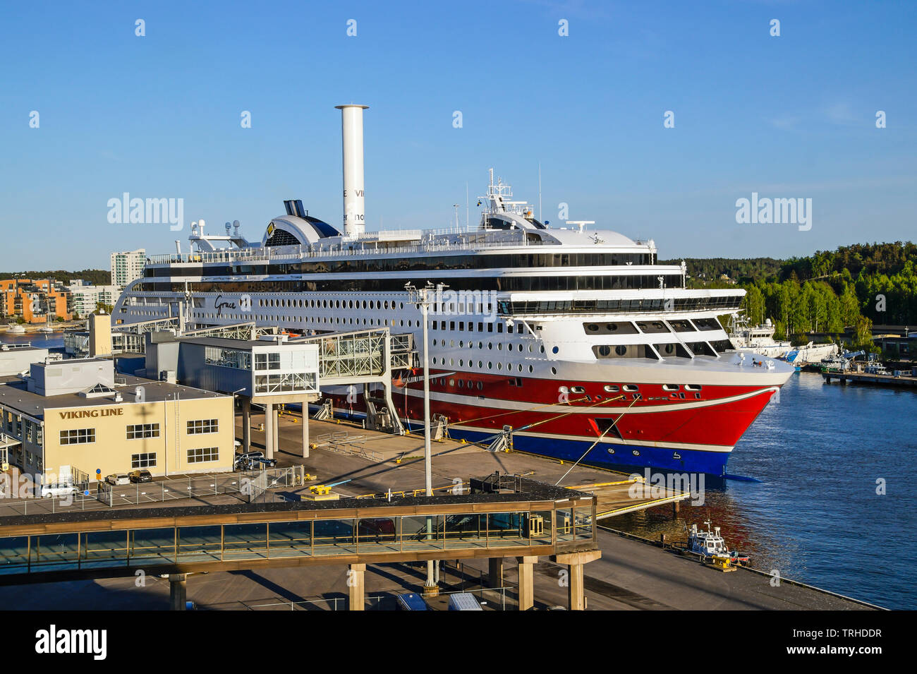 Viking Line et passager car-ferry Viking grâce avec Rotor Flettner innovantes voile amarré au port de Turku Turku Finlande terminal Europe Banque D'Images