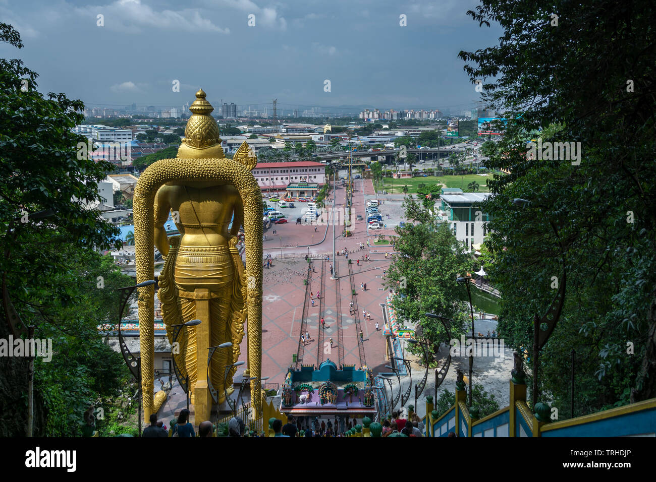 La vue depuis le haut des marches, menant à la Batu Caves, à Kuala Lumper, Malaisie Banque D'Images