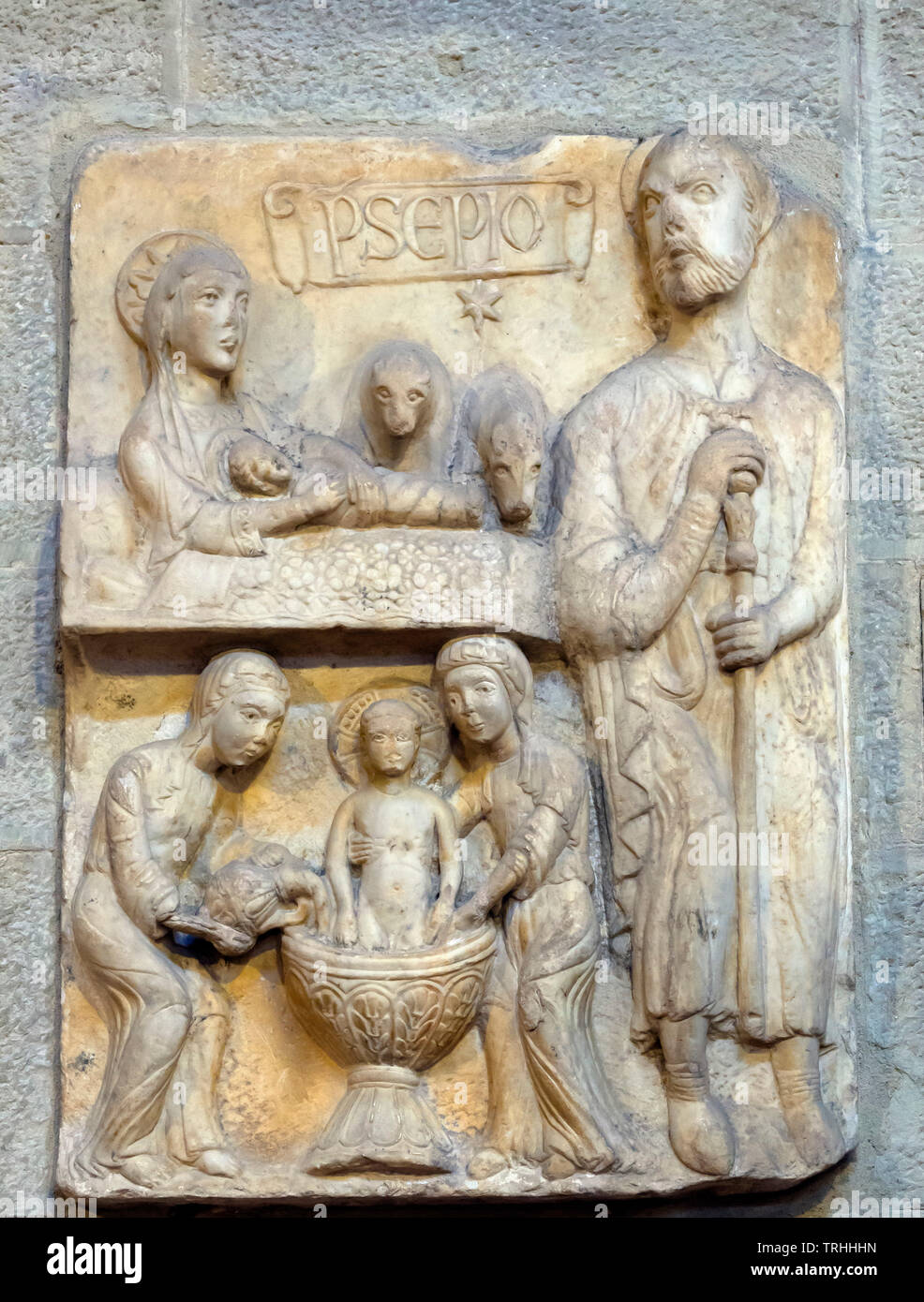 Scène de la nativité, 13e siècle, la sculpture sur pierre, Santa Maria della Pieve, Arezzo, Toscane, Italie, Europe Banque D'Images