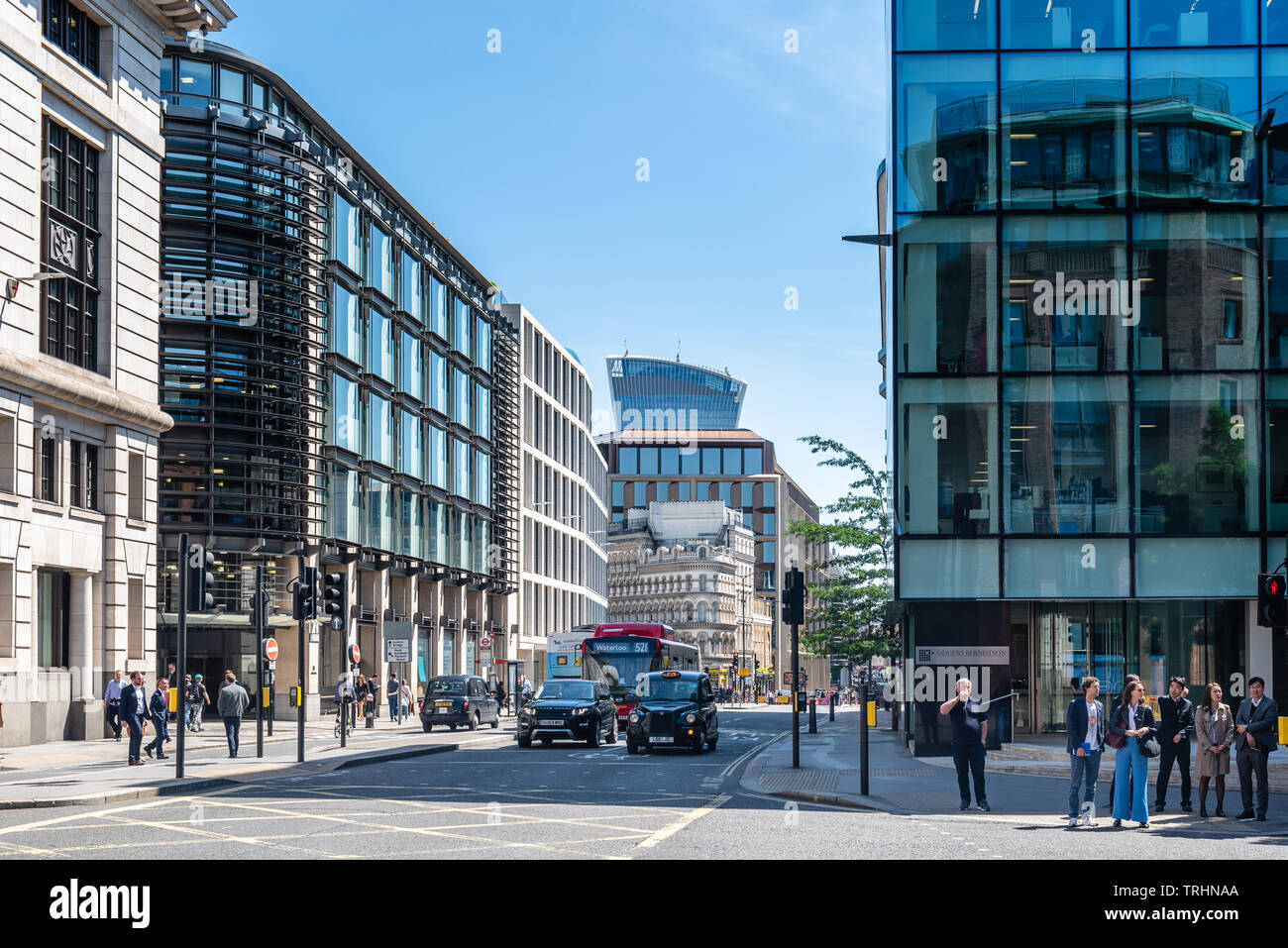 Londres, Royaume-Uni - 14 mai 2019 : Cannon Street dans la ville de Londres d'une journée ensoleillée Banque D'Images