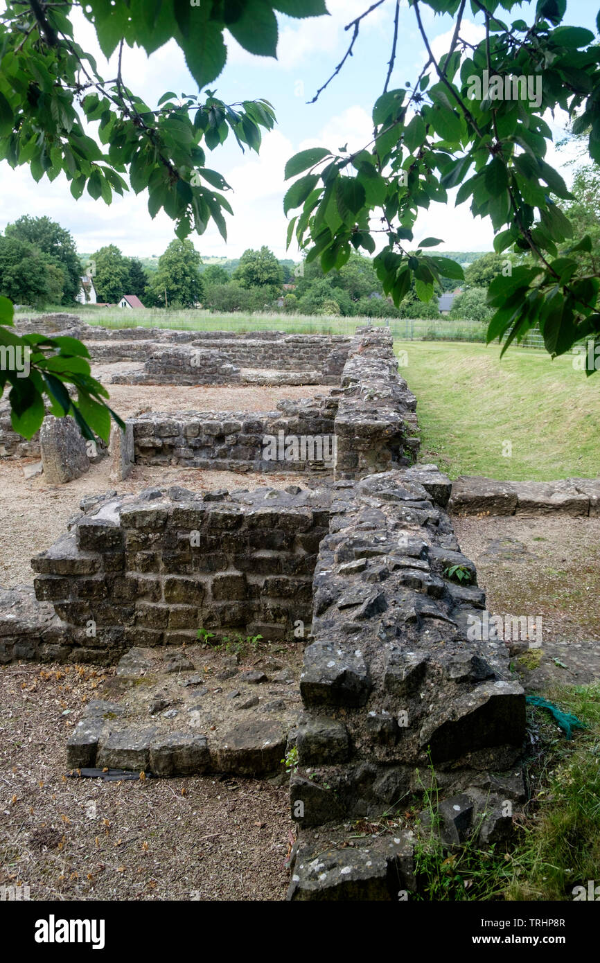 Est un village de Caerwent Monmouthshire au Pays de Galles UK avec des vestiges romains : le temple et basilique Banque D'Images