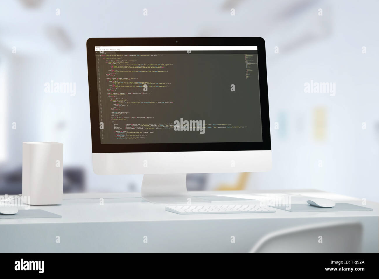Bureau de l'équipe de développement de concept. L'écran de l'ordinateur avec l'éditeur de code java. Close-up. Banque D'Images