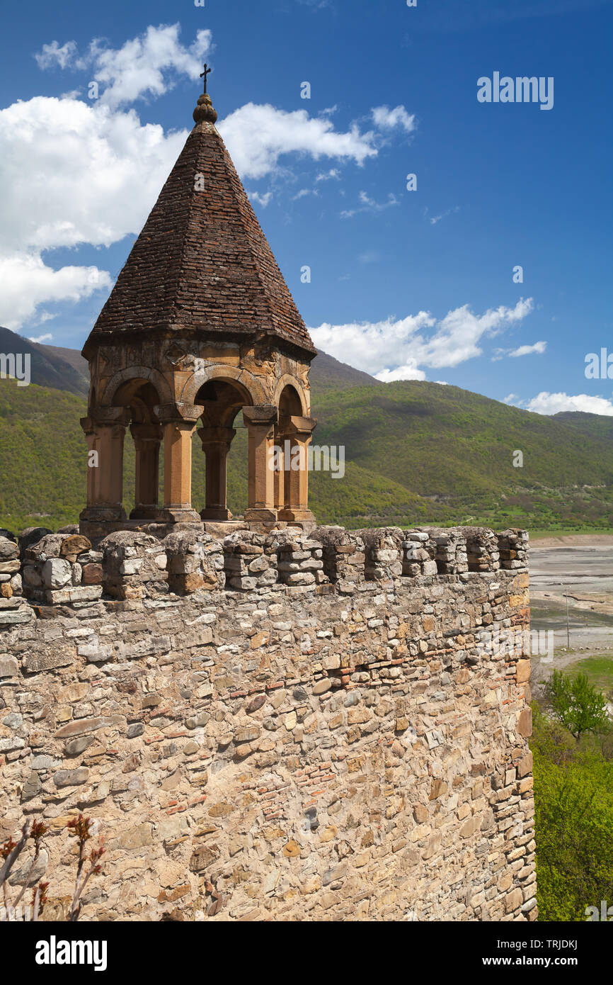 Château Ananuri situé sur la rivière Aragvi en Géorgie Banque D'Images