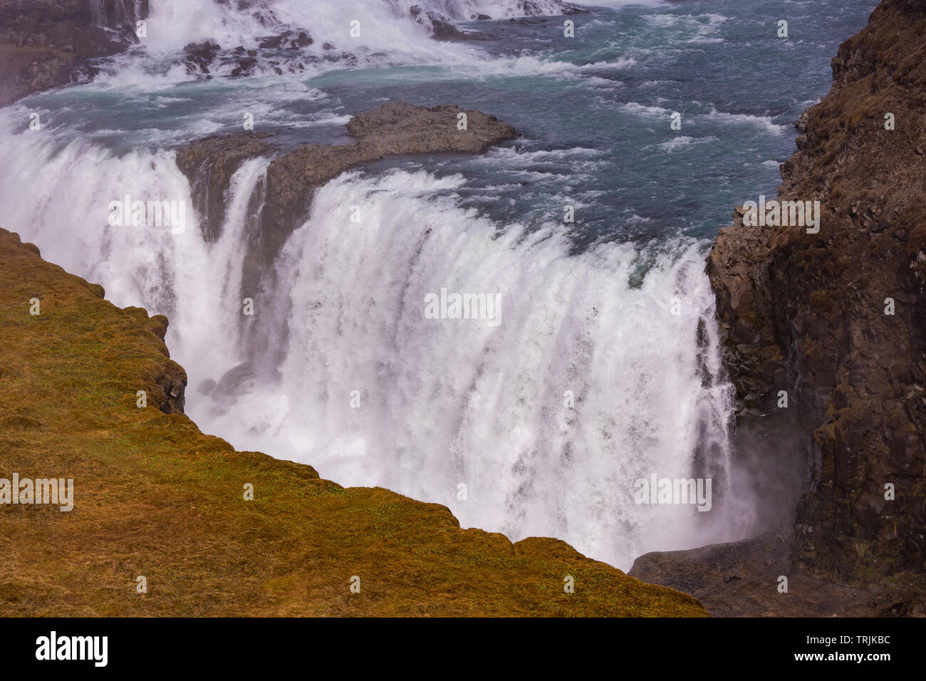 L'Islande, GULLFOSS - Double cascade cascade sur la rivière Hvita. Banque D'Images