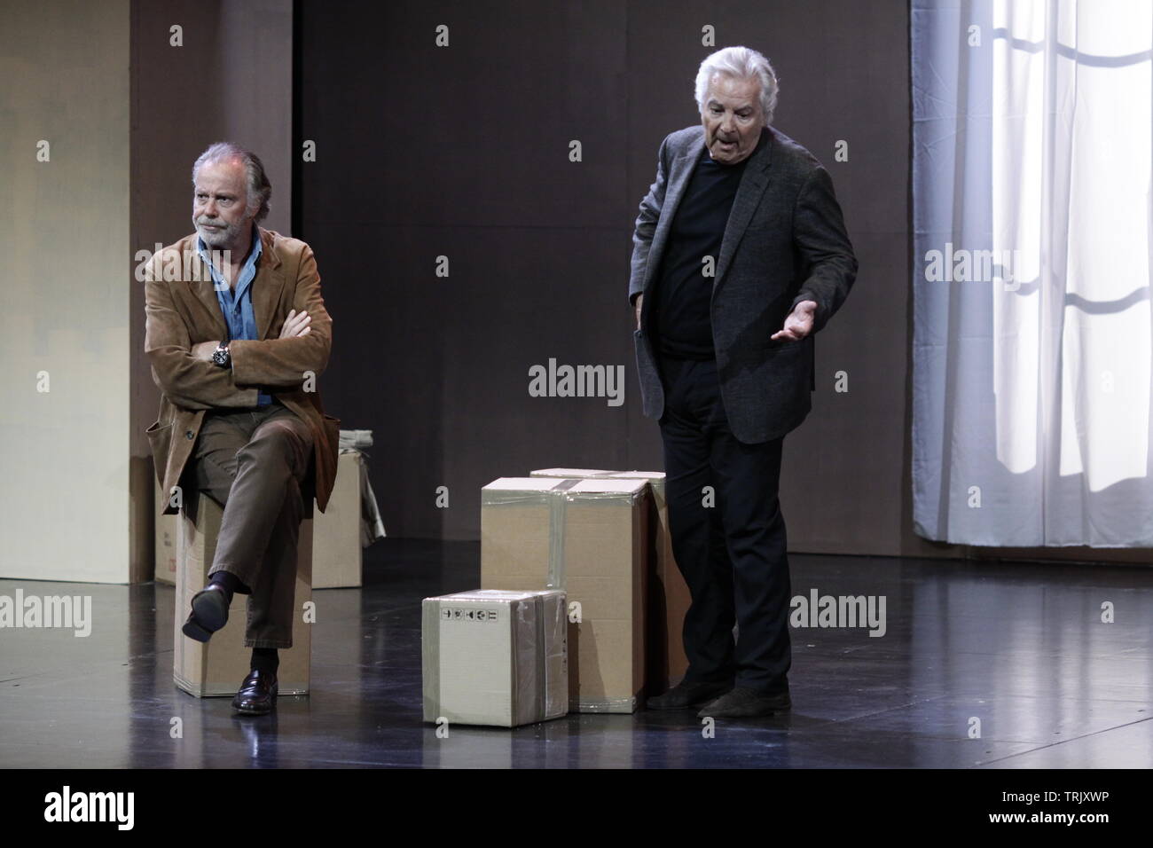 Compromis a capt presque vide.Deux amis qui se Connaissent depuis plus de tente ans. Banque D'Images