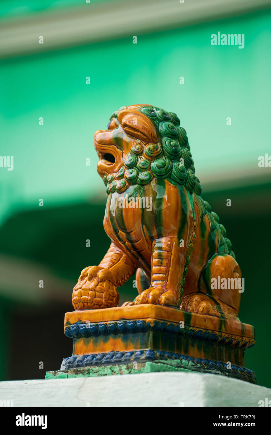 L'Joo Chiat de Singapour est bien connu pour son architecture de style Peranakan et colorés avec goût. Banque D'Images