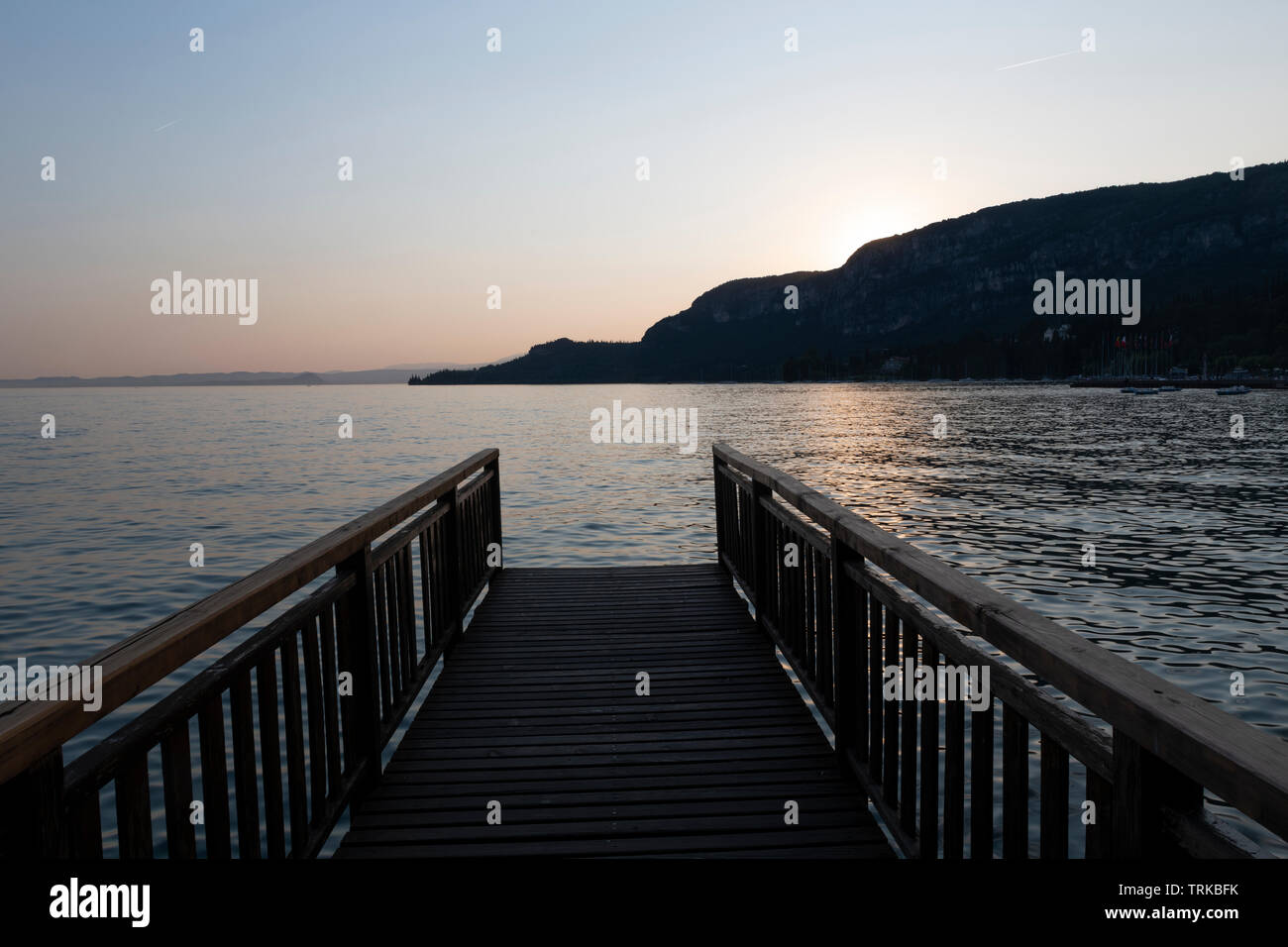 Le Crocodile rock sur le lac de Garde Banque D'Images