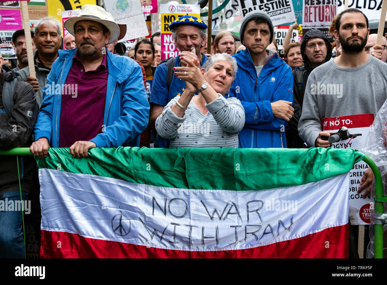 'Carnival of Resistance' Anti-Trump manifestation à Londres pendant la visite du président américain à l'Atout de Downing Street. Banque D'Images