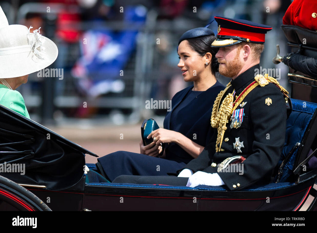 Londres, Royaume-Uni. 08 juin 2019. Les membres de la famille royale de Buckingham Palace pour en arriver à la parade la cérémonie des couleurs. Sa Majesté la Reine monta sur son transport seulement, alors que le duc et la duchesse de Sussex partagé un chariot avec la duchesse de Cambridge et la duchesse de Cornouailles. Credit : Benjamin Wareing/Alamy Live News Banque D'Images