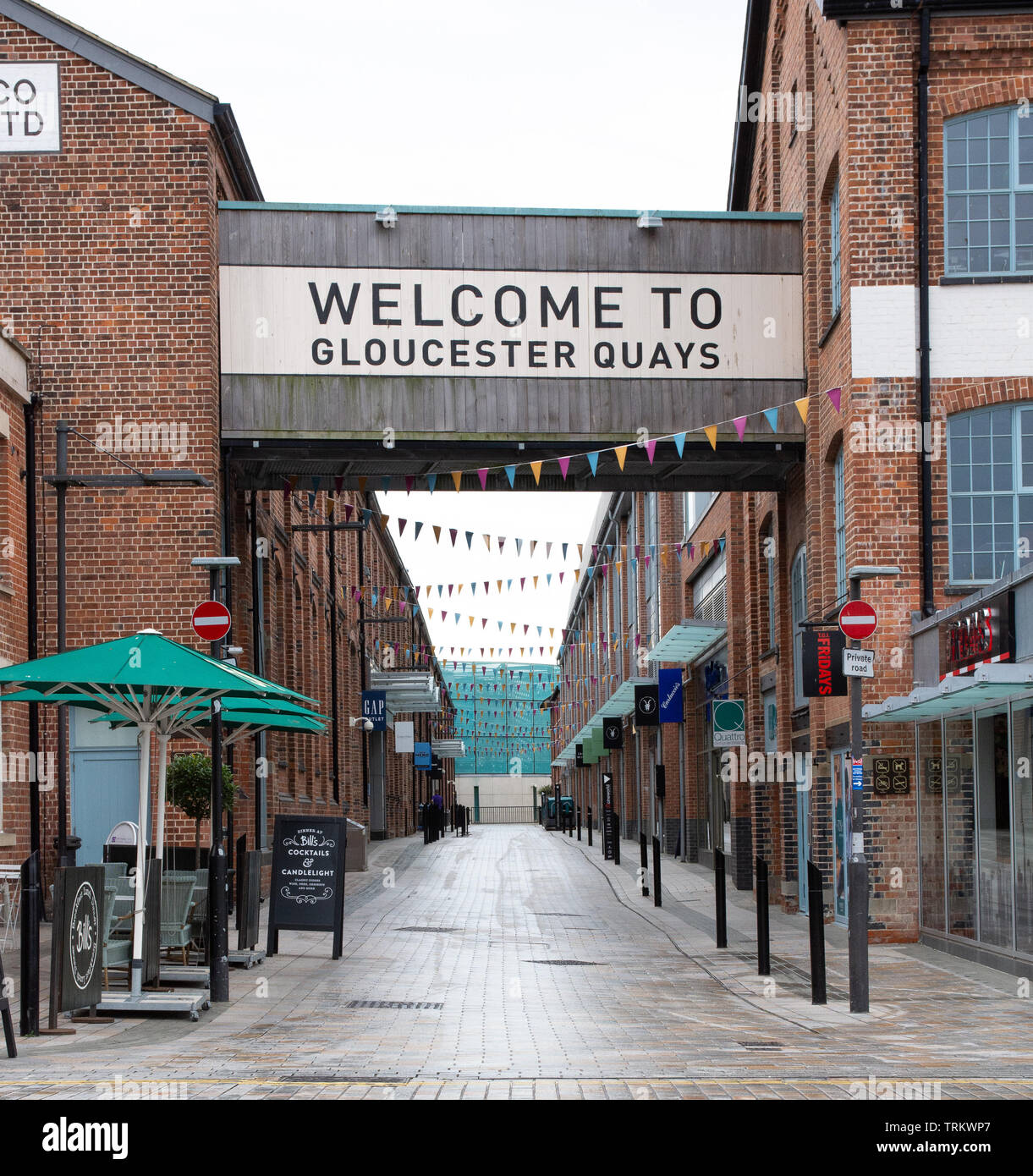 Gloucester, Gloucestershire / United Kingdom - 16 septembre 2018 : l'entrée du centre commercial Gloucester Quays à Gloucester Docks Banque D'Images