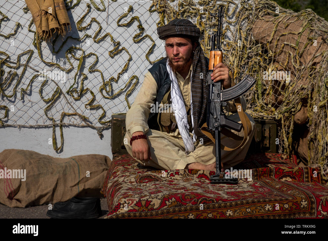 Les rebelles afghans pendant la reconstruction historique URSS campagne de guerre en Afghanistan (de 1979 à 1989) pendant le festival de fois et les époques Banque D'Images