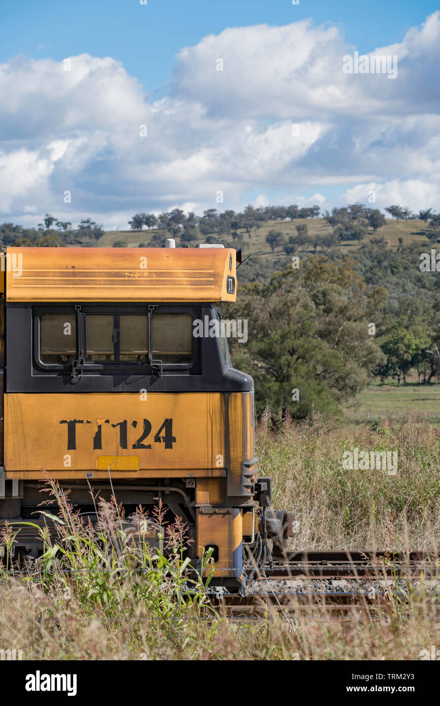 Un diesel de fret ferroviaire locomotive classe 92 transportant le charbon vers le port de Newcastle à partir de mines dans la partie supérieure de la Hunter Valley en Nouvelle Galles du Sud, Australie Banque D'Images