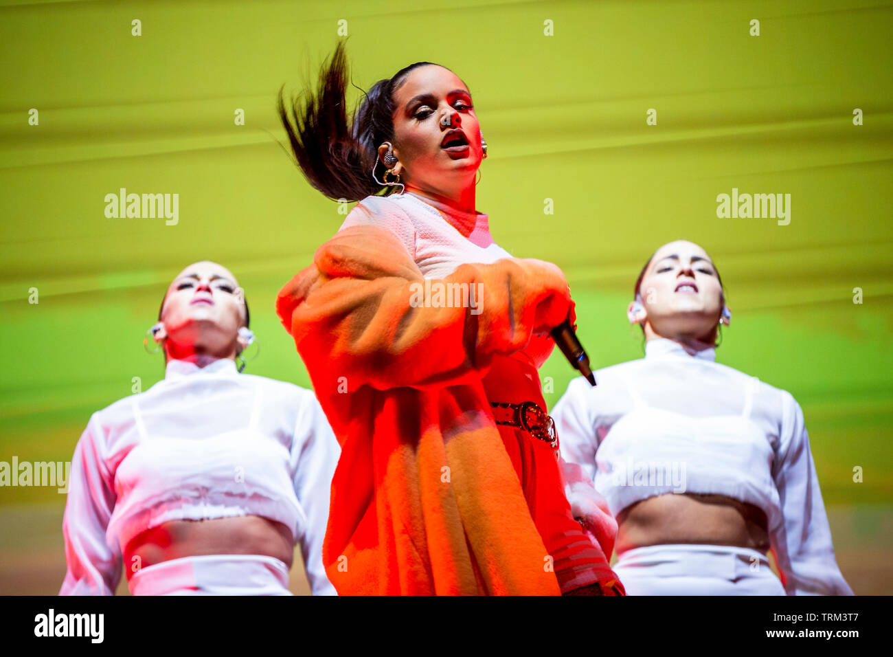 Chanteur espagnol, Rosalía (Rosalía Vila Tobella), est vu en live à l'étape au cours de nos Primavera Sound Festival 2019 s'est tenue à Porto, Portugal. Banque D'Images