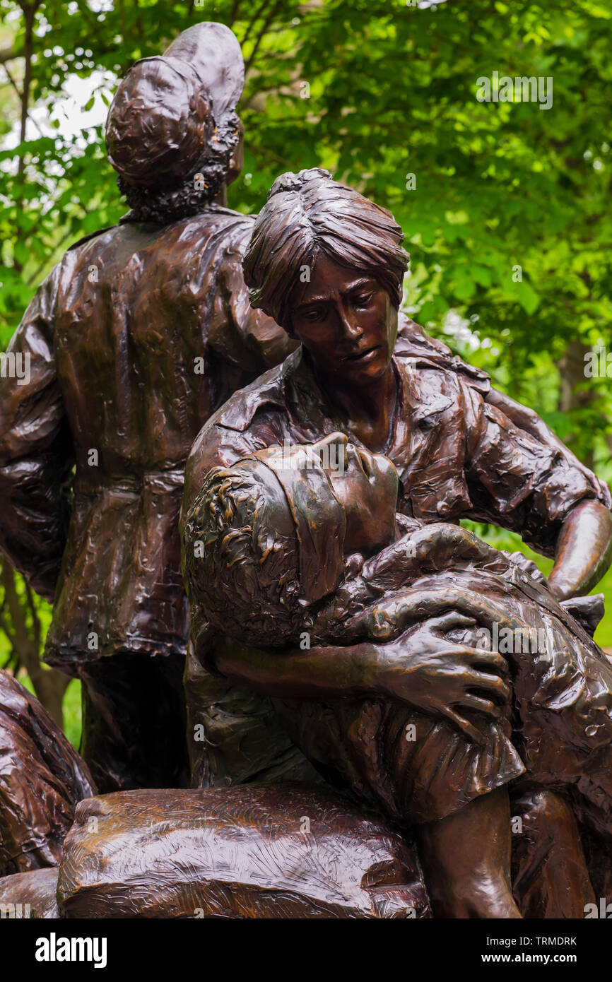 Vietnam Veterans Memorial, Women's Memorial trois infirmières et un soldat blessé sur le National Mall à Washington, DC Banque D'Images