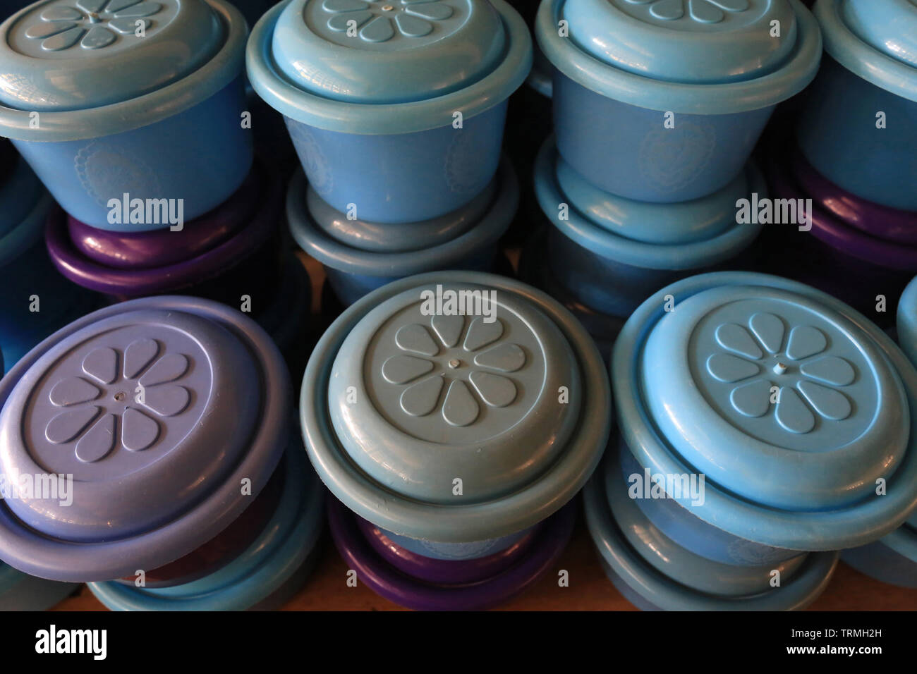 Gamelles de cantine. Le Togo. Afrique de l'Ouest. Banque D'Images