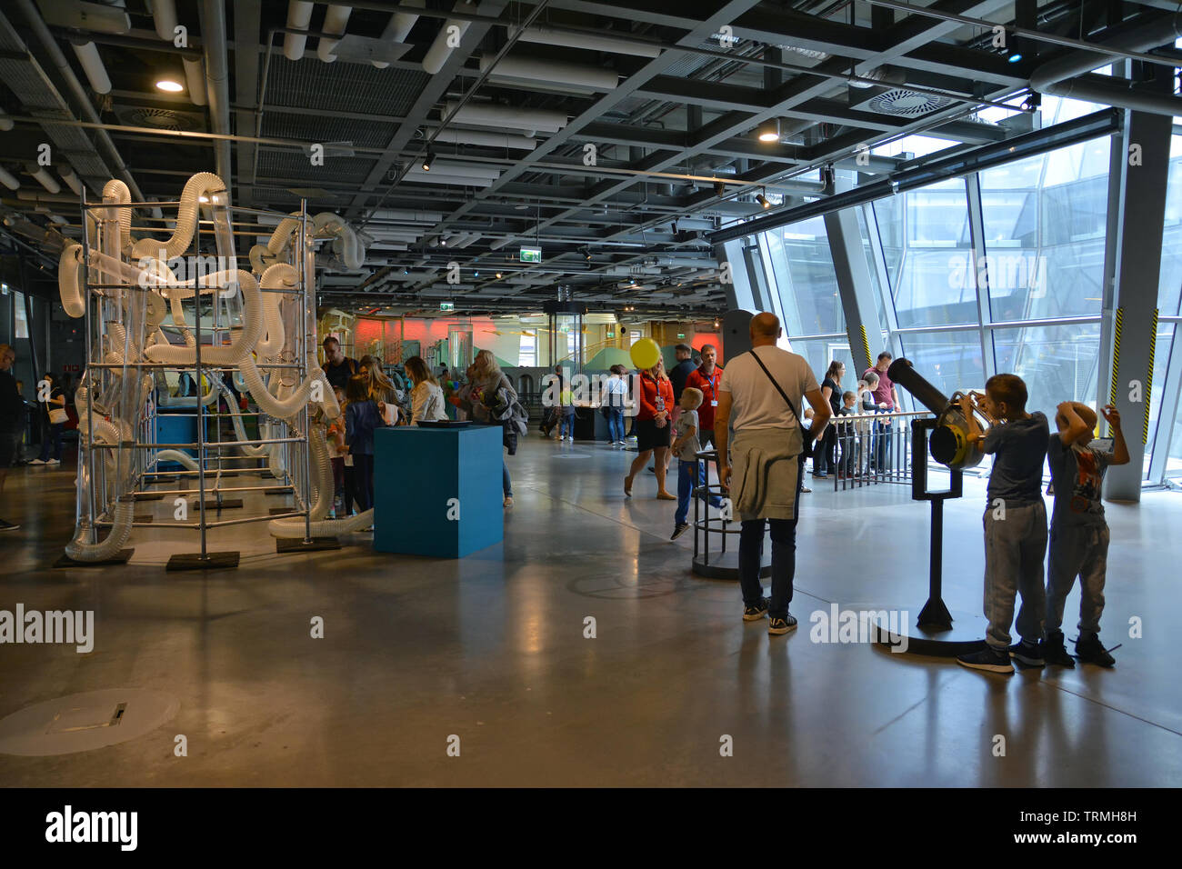 Musée des sciences Copernic avec des expériences scientifiques, des simulateurs, animation,meilleure attraction pour touristes dans tout le monde, Varsovie, Pologne Banque D'Images