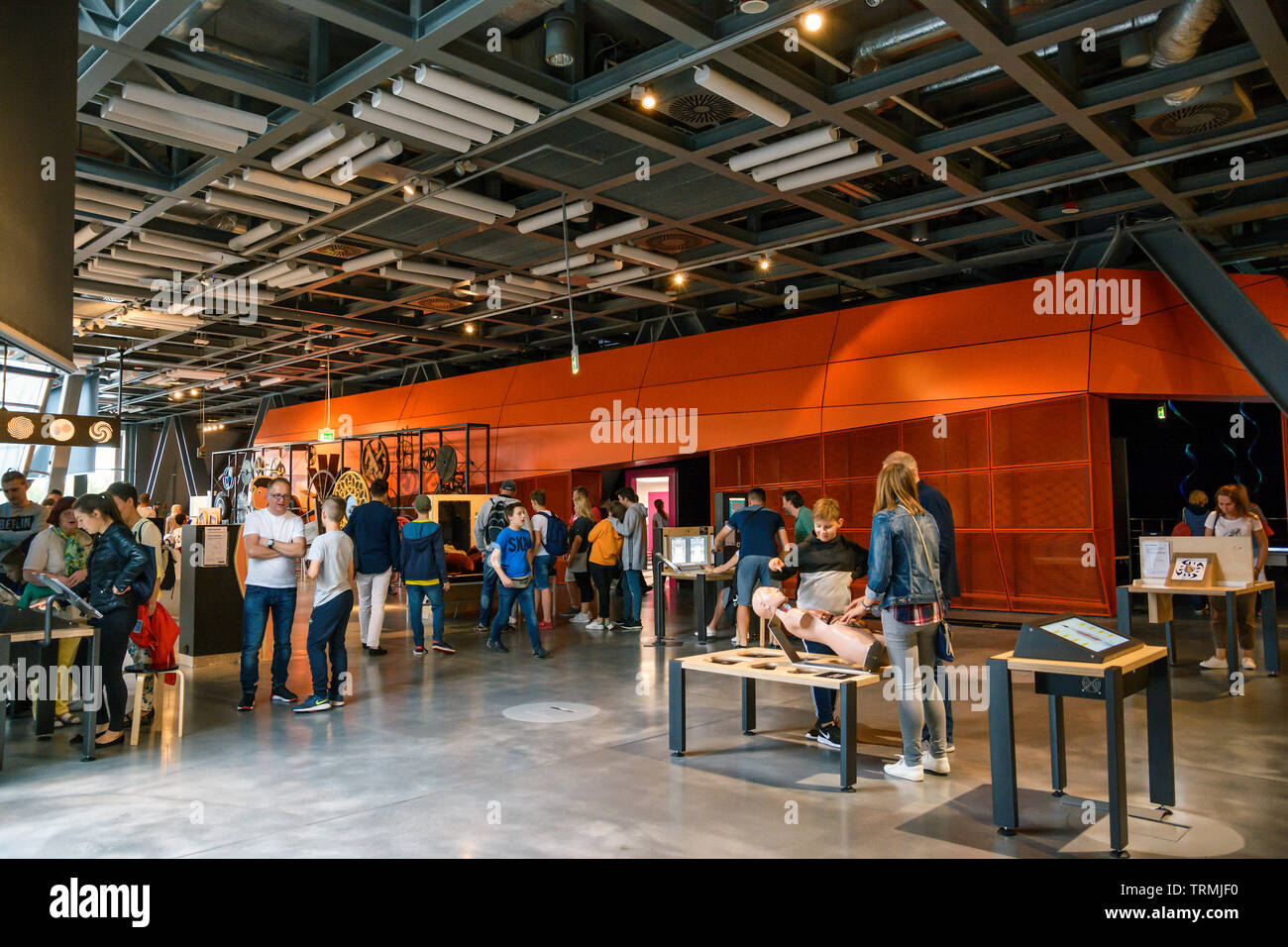 Musée des sciences Copernic avec des expériences scientifiques, des simulateurs, animation,meilleure attraction pour touristes dans tout le monde, Varsovie, Pologne Banque D'Images