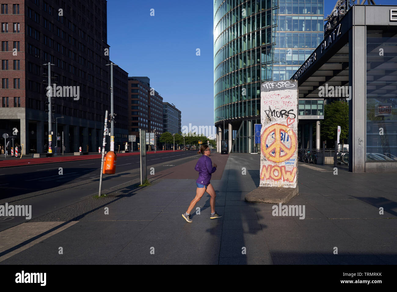 La Potsdamer Platz, morceaux de mur dans leur emplacement d'origine. Banque D'Images