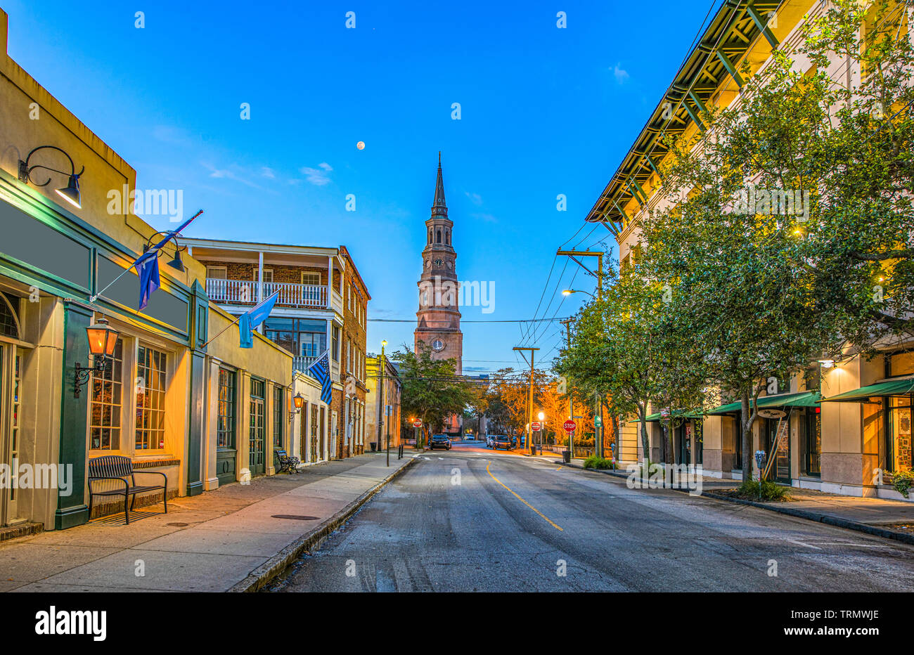 La rue de l'église à Charleston, Caroline du Sud, USA. Banque D'Images