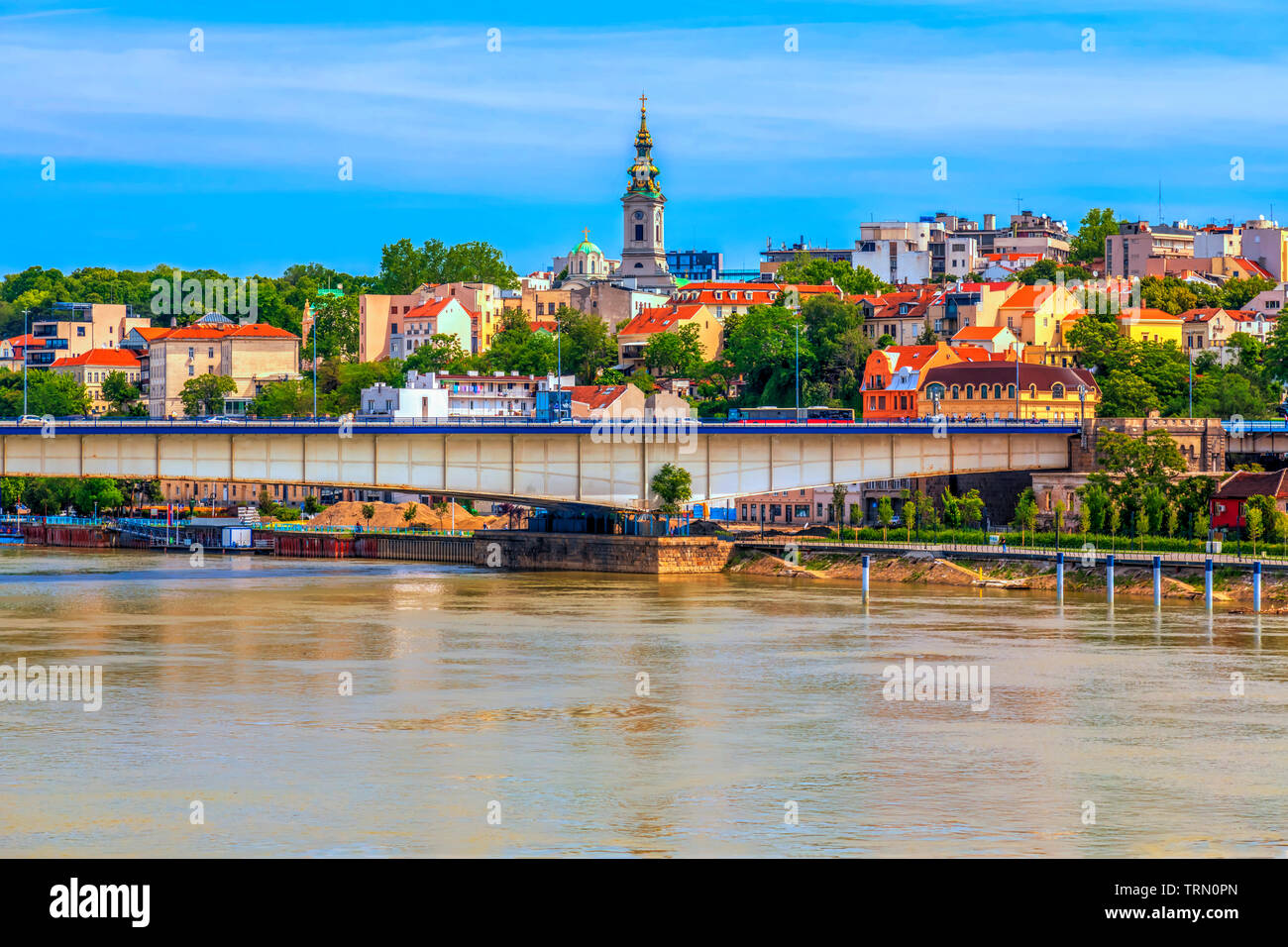 Bridge dans le centre historique de Belgrade sur les rives de la rivière Sava Banque D'Images