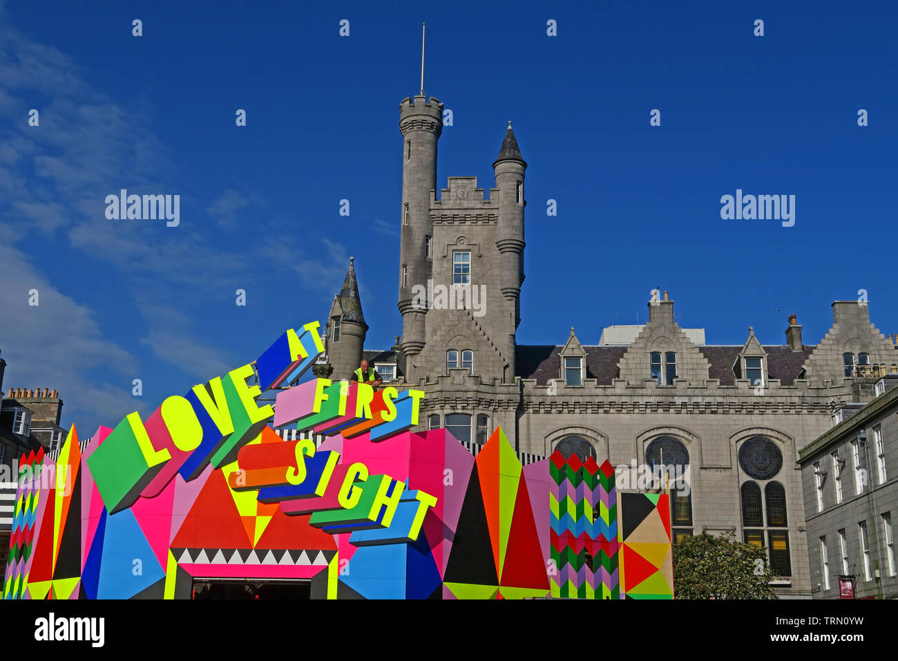 Morag Myerscough l'amour à première vue d'installation dans le Mercat, Castlegate, Aberdeen, Écosse, Royaume-Uni - Aberdeen Art Festival 2019 Banque D'Images