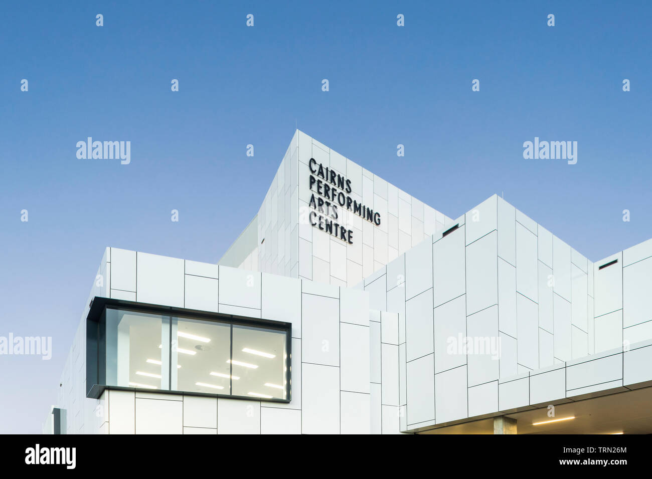 La façade arrière de la Performing Arts Centre de Cairns, Cairns, Queensland, Australie Banque D'Images