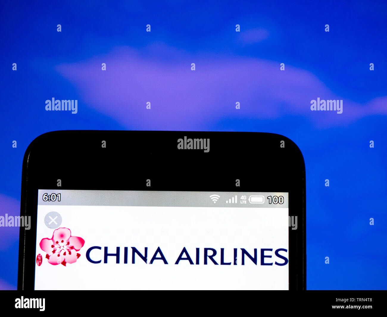Sur cette photo, l'illustration, China Airlines Limited logo est vu affichée sur un smartphone Banque D'Images