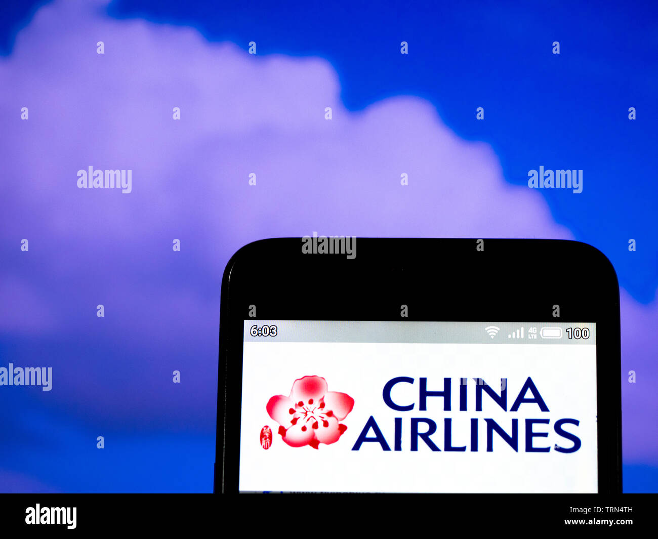 Sur cette photo, l'illustration, China Airlines Limited logo est vu affichée sur un smartphone Banque D'Images