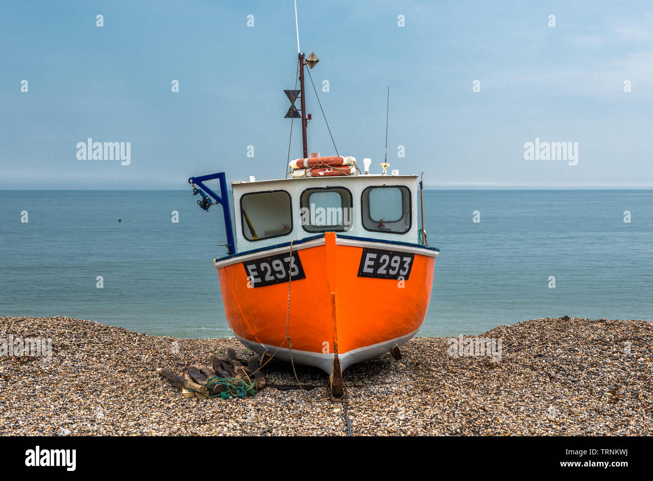 Bateau de pêche sur la plage de Branscombe, Devon, England, UK Banque D'Images
