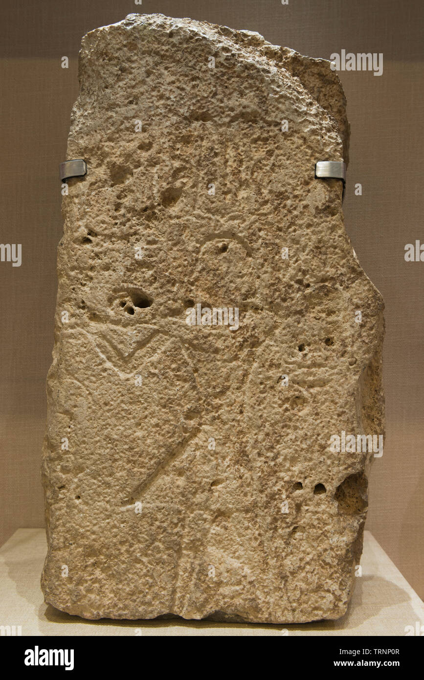 Stela avec inscription hiéroglyphique. L'Âge du Bronze. Byblos, Liban. Direction générale de l'Antiquities-Lebanon. Banque D'Images
