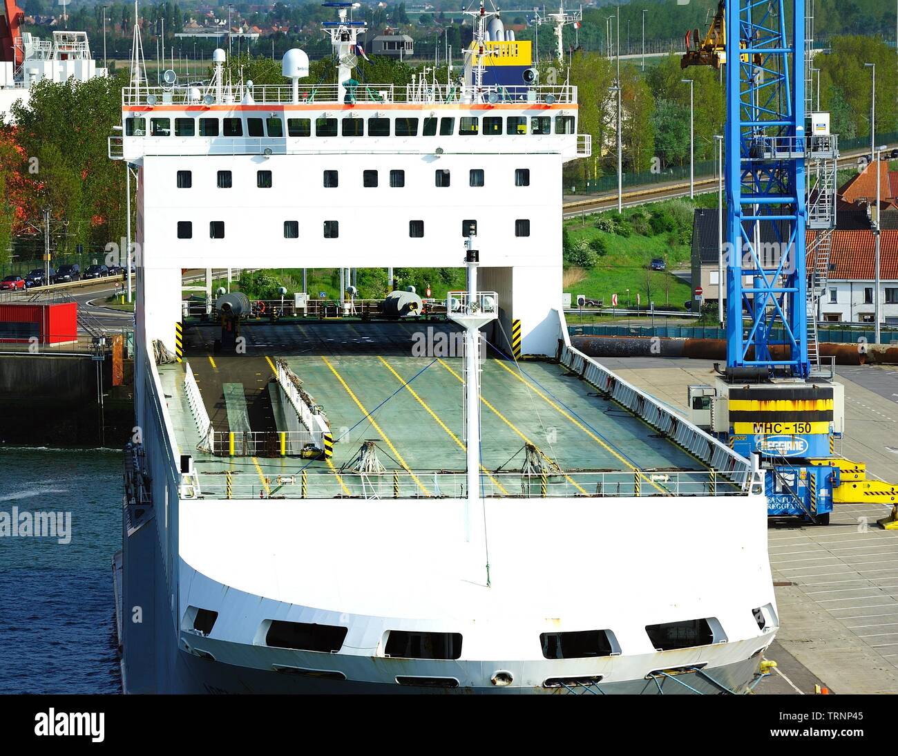 Zeebrugge, Belgique - 29 avril 2019:Le RCDF RO-RO sa cargaison des navires rouliers Adeline transporteur prenant sur le fret Banque D'Images